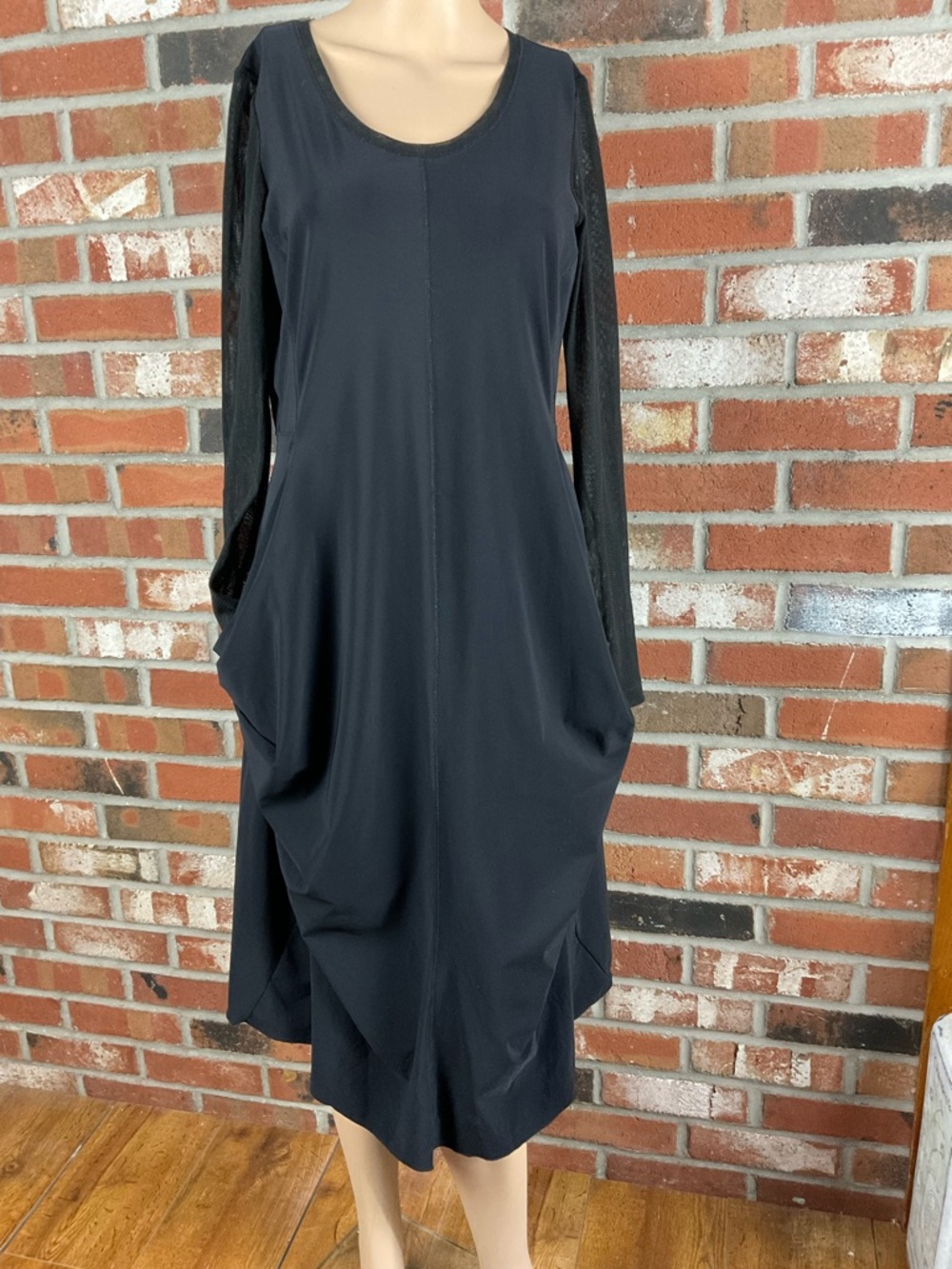 PORTO Black Midi Dress